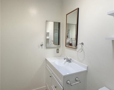 3528 Castle Rock Road - Photo Thumbnail 12