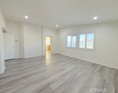 13317 Linnea Street - Photo Thumbnail 6