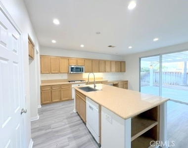 13317 Linnea Street - Photo Thumbnail 3