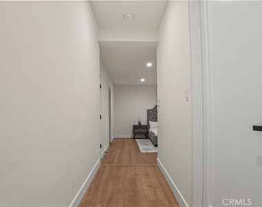 4711 Tyrone - Photo Thumbnail 48