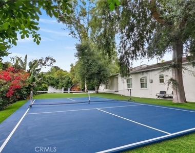 4711 Tyrone - Photo Thumbnail 16