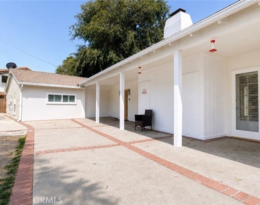 4711 Tyrone - Photo Thumbnail 4