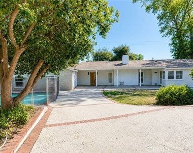 4711 Tyrone - Photo Thumbnail 6