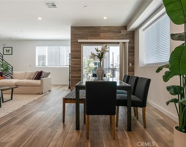 13538 Vanowen Street - Photo Thumbnail 13