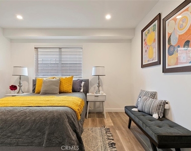 13538 Vanowen Street - Photo Thumbnail 21