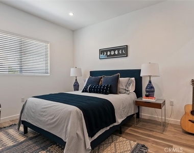 13538 Vanowen Street - Photo Thumbnail 28