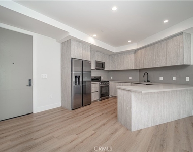 2828 London Street - Photo Thumbnail 5