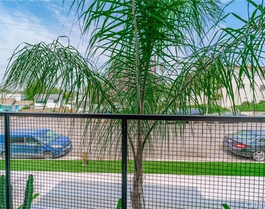 2828 London Street - Photo Thumbnail 9