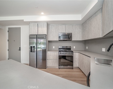 2828 London Street - Photo Thumbnail 4