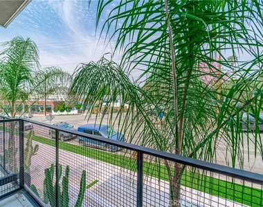 2828 London Street - Photo Thumbnail 10