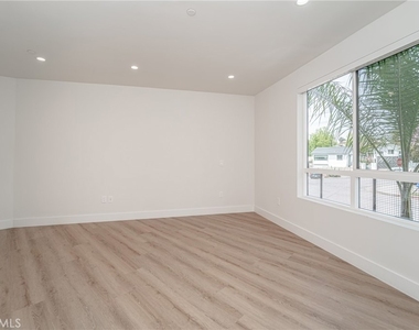 2828 London Street - Photo Thumbnail 13