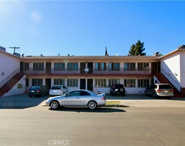 6951 Simpson Avenue - Photo Thumbnail 15