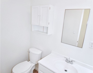6951 Simpson Avenue - Photo Thumbnail 12