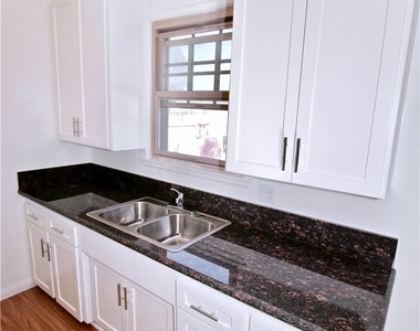 6951 Simpson Avenue - Photo Thumbnail 3