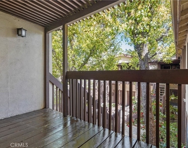 15457 Moorpark - Photo Thumbnail 19