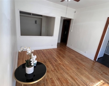 2121 James M Wood Boulevard W - Photo Thumbnail 5
