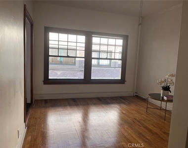 2121 James M Wood Boulevard W - Photo Thumbnail 4