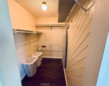 8435 Burnet - Photo Thumbnail 17