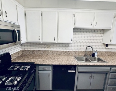 8435 Burnet - Photo Thumbnail 7