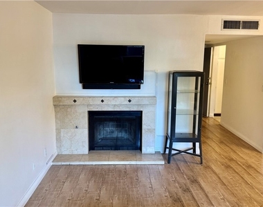 8435 Burnet - Photo Thumbnail 4
