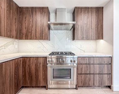 22921 Dolorosa Street - Photo Thumbnail 22