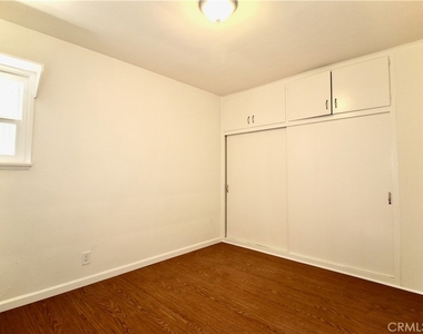 21470 Providencia Street - Photo Thumbnail 10