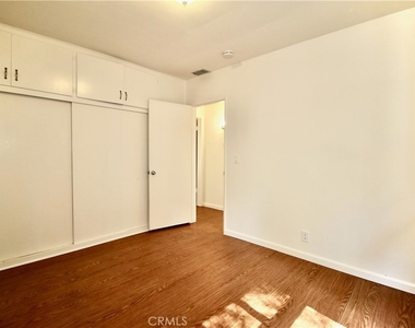 21470 Providencia Street - Photo Thumbnail 11