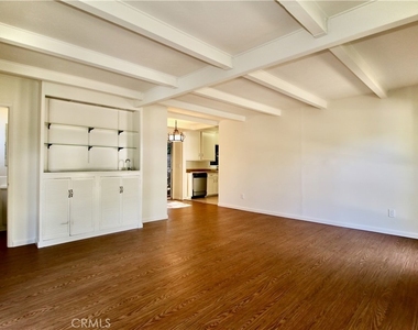 21470 Providencia Street - Photo Thumbnail 2