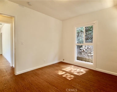 21470 Providencia Street - Photo Thumbnail 8