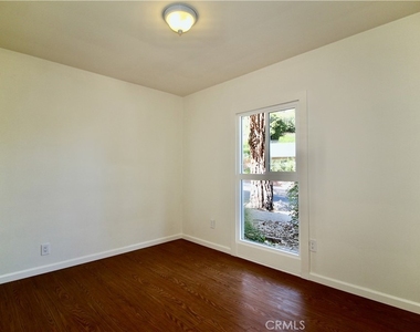 21470 Providencia Street - Photo Thumbnail 13