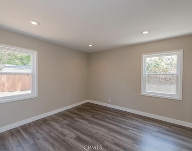 8956 Gladbeck Avenue - Photo Thumbnail 12