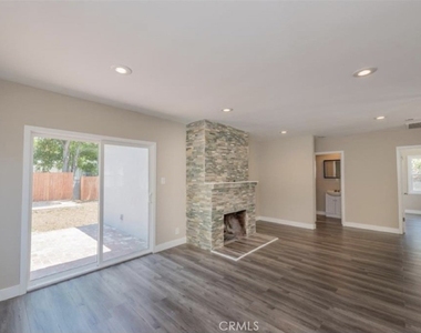 8956 Gladbeck Avenue - Photo Thumbnail 7