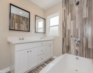 8956 Gladbeck Avenue - Photo Thumbnail 9