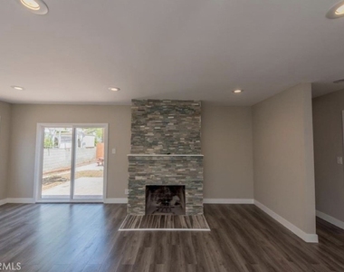 8956 Gladbeck Avenue - Photo Thumbnail 6