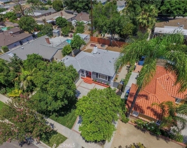 8956 Gladbeck Avenue - Photo Thumbnail 2