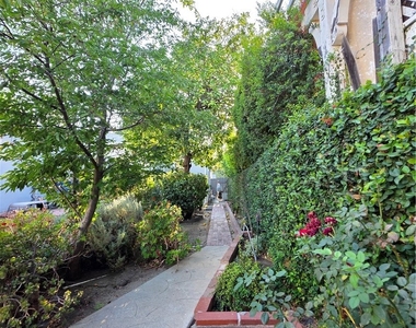 8956 Gladbeck Avenue - Photo Thumbnail 19