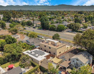 4851 Woodman Avenue - Photo Thumbnail 13