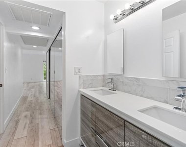 23401 Park Sorrento - Photo Thumbnail 15