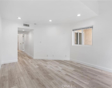 23401 Park Sorrento - Photo Thumbnail 10