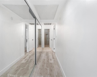 23401 Park Sorrento - Photo Thumbnail 11