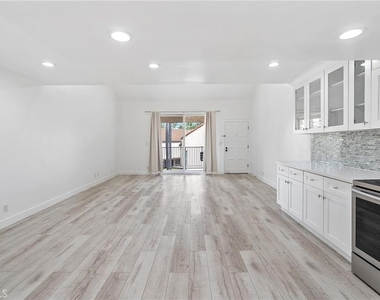 23401 Park Sorrento - Photo Thumbnail 2