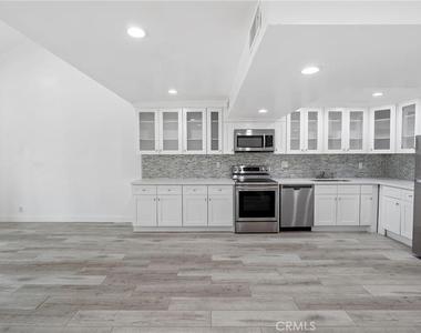 23401 Park Sorrento - Photo Thumbnail 4