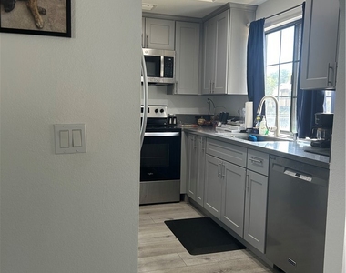 11300 Foothill Boulevard - Photo Thumbnail 8