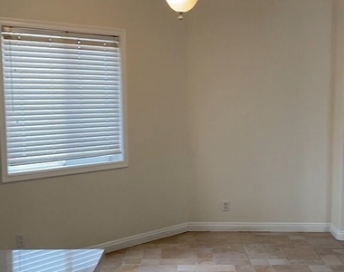 1712 Clark Lane - Photo Thumbnail 2