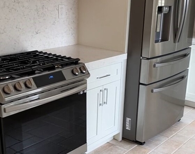 1712 Clark Lane - Photo Thumbnail 3