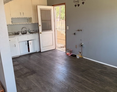 9617 Walnut - Photo Thumbnail 1