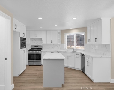 5700 Scotch Pine - Photo Thumbnail 7