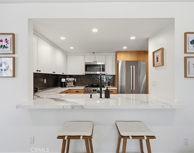 345 Avocado Street - Photo Thumbnail 4
