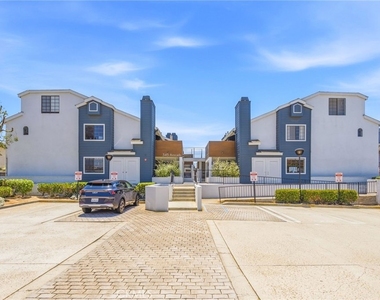 345 Avocado Street - Photo Thumbnail 13