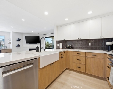 345 Avocado Street - Photo Thumbnail 5